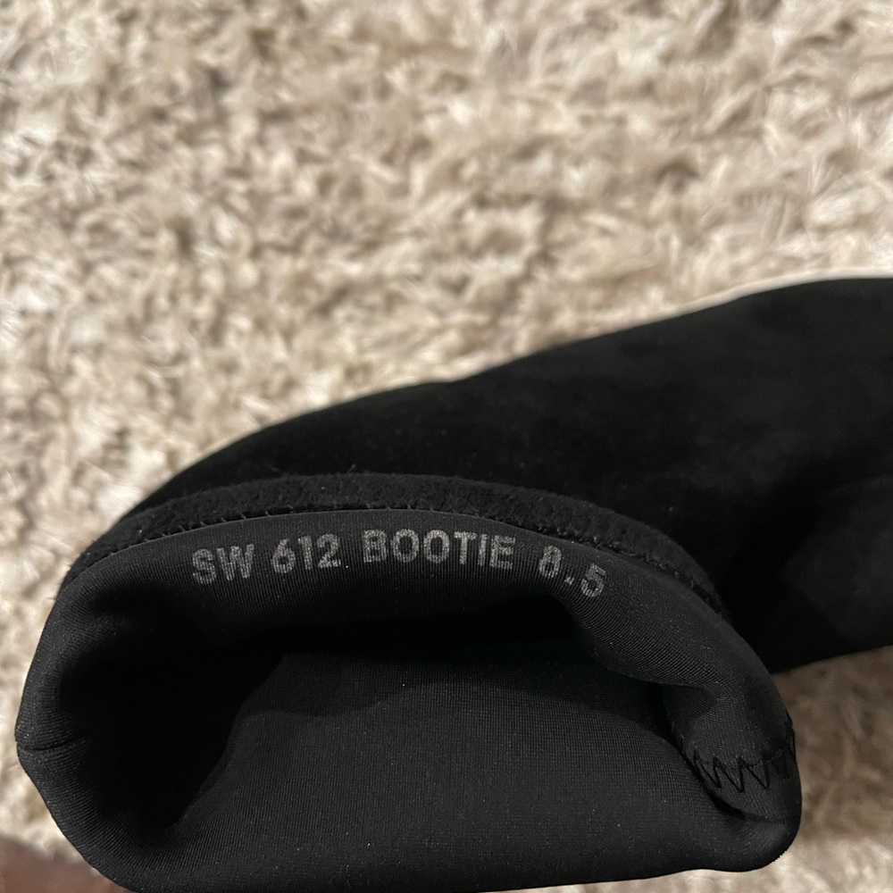 Authentic Stuart Weitzman - Picture 5 of 6